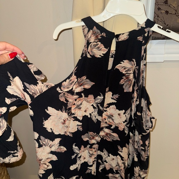 Charlotte Russe Floral Cold Shoulder Blouse - Black and Pink - Picture 5 of 5